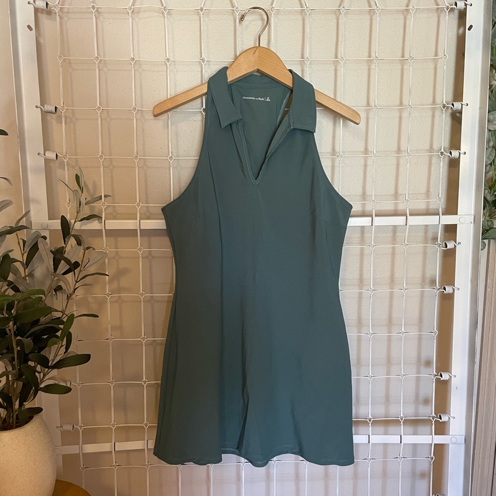 Tennis dress with built in bra